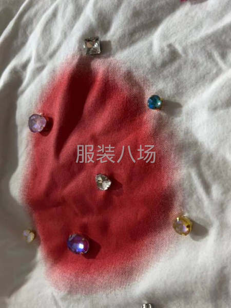 承接各种手工订扣，订链条，重工钉珠。-第1张图片