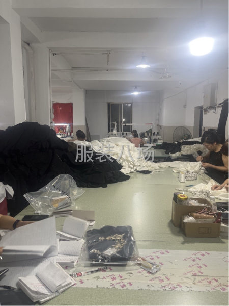 网店货、半金品偏向，常年以短裤短裙衬衫为主-第1张图片