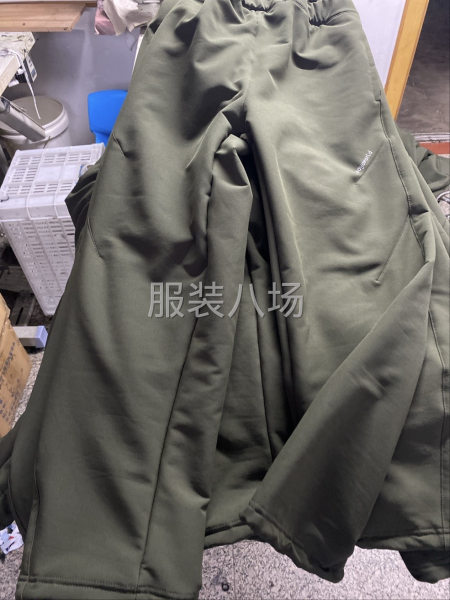 承接，服装加工，针织全品类，裁缝包，裤子卫衣，拉链衫，半拉链-第1张图片