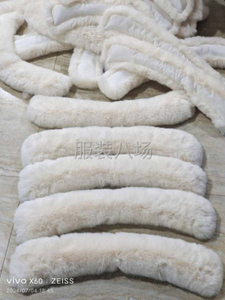 承接订制 毛领套里布 批发各种规格毛领
有需要真假毛领的朋友-第4张图片