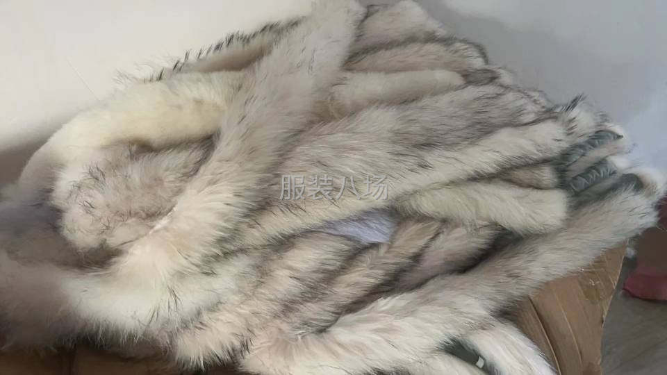 承接订制 毛领套里布 批发各种规格毛领
有需要真假毛领的朋友-第3张图片