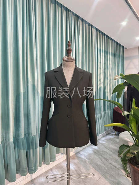 招女装高定车工-第1张图片