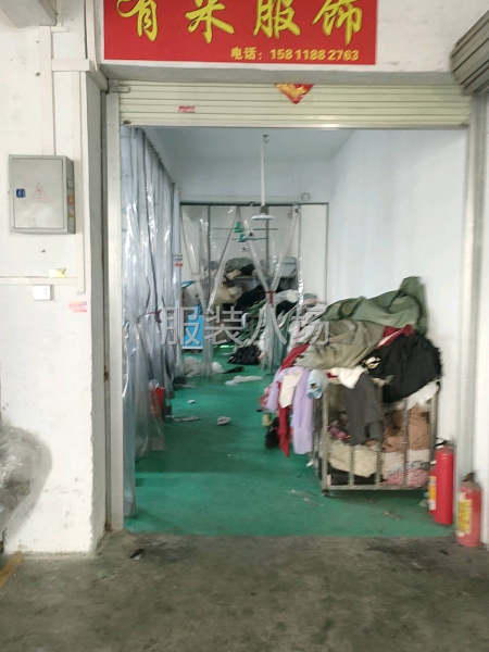 招连衣裙车位-第2张图片