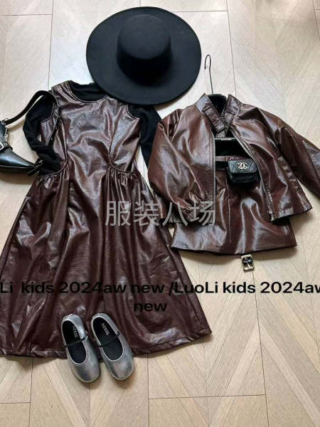 一个款50件，皮衣连衣裙，有鸵鸟毛需要拼接-第1张图片