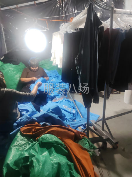 衣涵服饰接单中-第7张图片