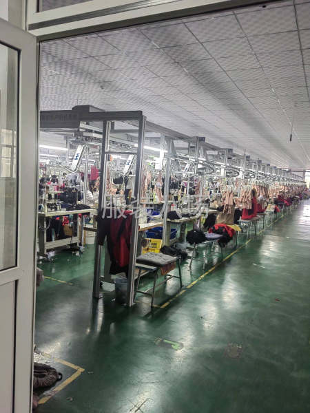 服装工厂招聘缝纫工：四线、平车、双针-第1张图片