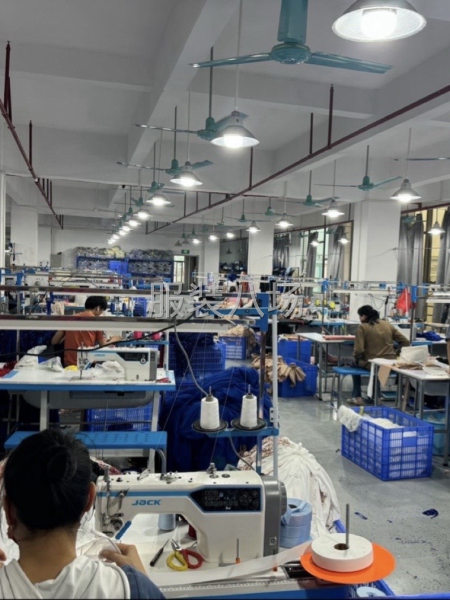 礼服整件车位-第1张图片