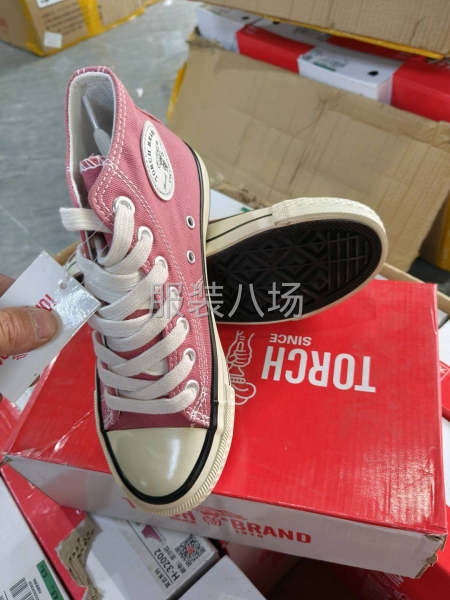 帆布鞋，大部分原箱原件，1200双左右，一起打包，6元/双-第5张图片