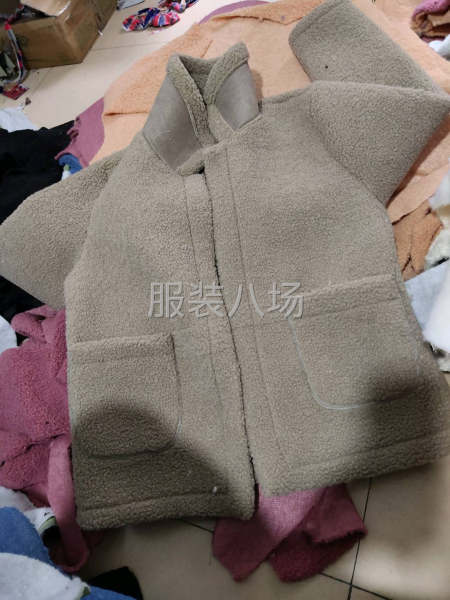 承接打底衫，棉衣，卫衣。-第1张图片