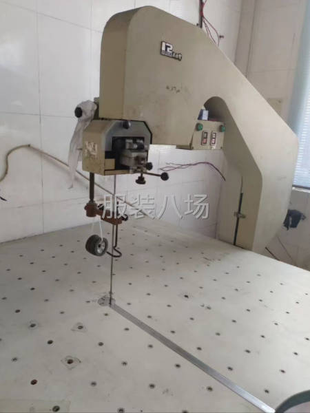 服装厂不干了 出售裁剪带锯 电影134-0631-1237-第2张图片