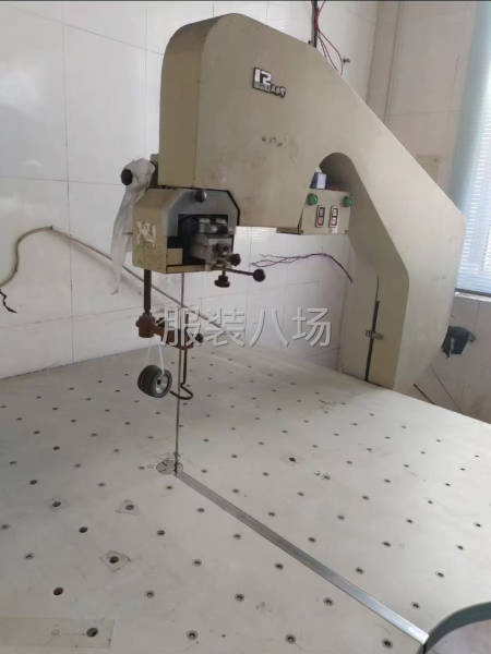 服装厂不干了 出售裁剪带锯 电影134-0631-1237-第5张图片