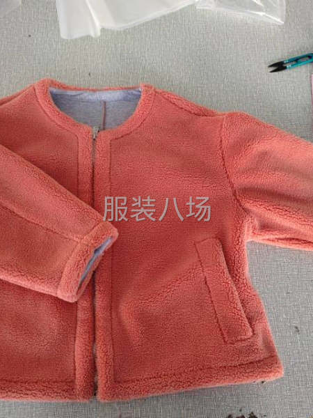 青岛电商摇粒绒拉链衫裁片外发