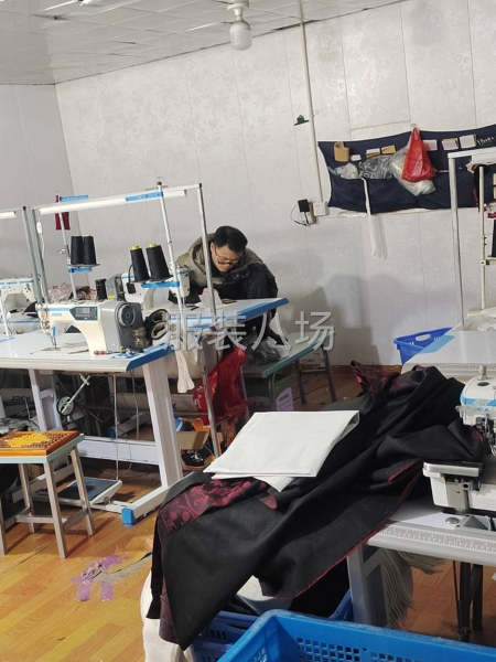 我们有6个人-第1张图片