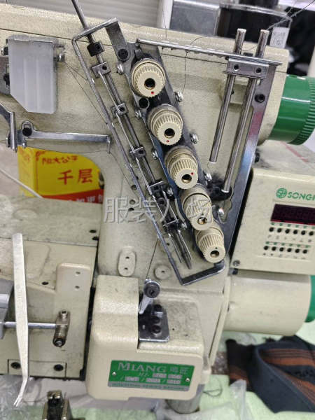 三针五线摆缝机上雪尼领子的机器，9.9新-第1张图片