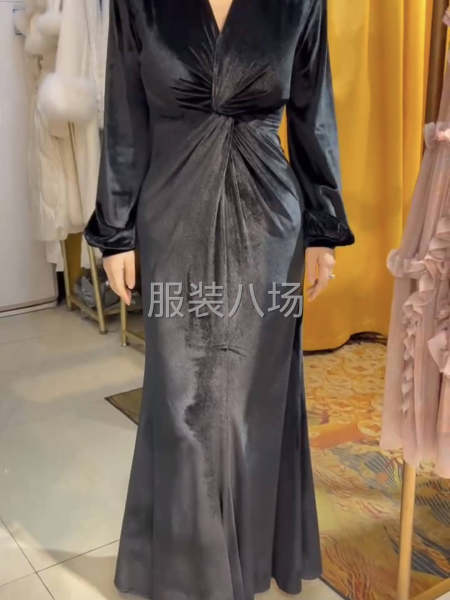 深圳单丝绒连衣裙外发-第1张图片
