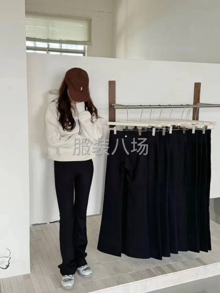女装直播批发寻工厂合作 要求有研发能力-第1张图片