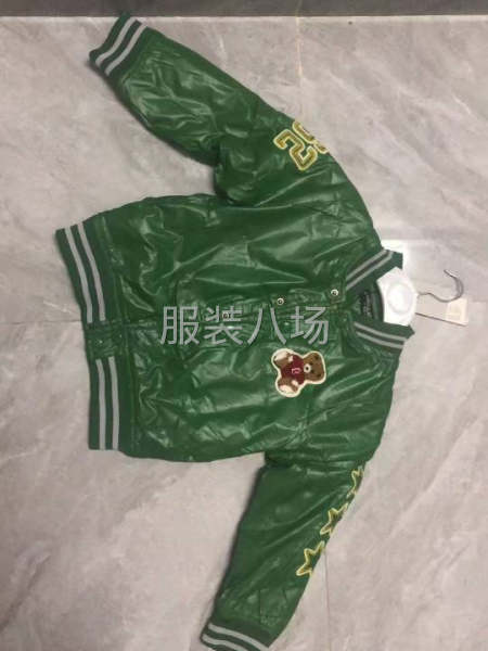 品牌童装，几千件，基本厚款，全清几块钱，需要联系。-第7张图片