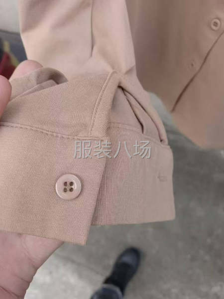 品牌童装，几千件，基本厚款，全清几块钱，需要联系。-第1张图片