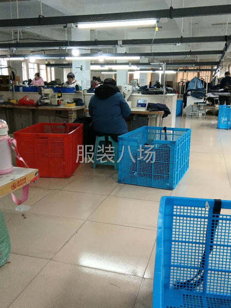 长年做校服-第1张图片