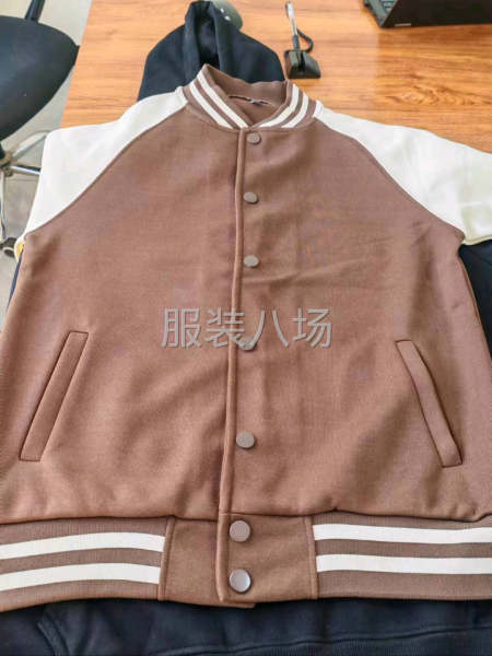 急需100件棒球服-第1张图片
