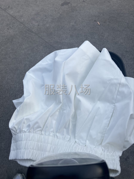 短褲車位來兩位-第1張圖片