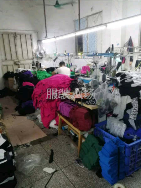 土华一楼厂房转让，可进出大卡车，九成新20多台车，设备齐全-第1张图片