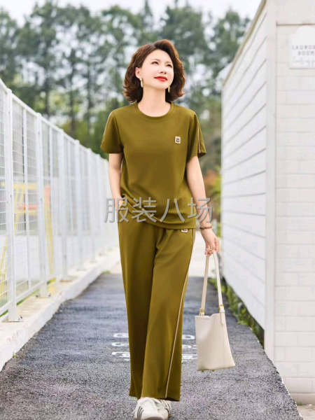 承接套裝褲子，打底衫。中老年精品服飾質(zhì)量第一信譽(yù)至-第1張圖片