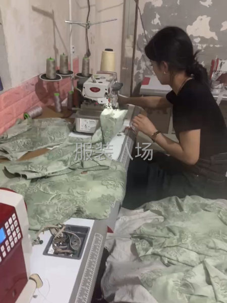 承接各類(lèi)服裝-第2張圖片