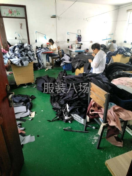 有自动开袋机，童装女装风衣衬衫，做工精细，出货快-第2张图片