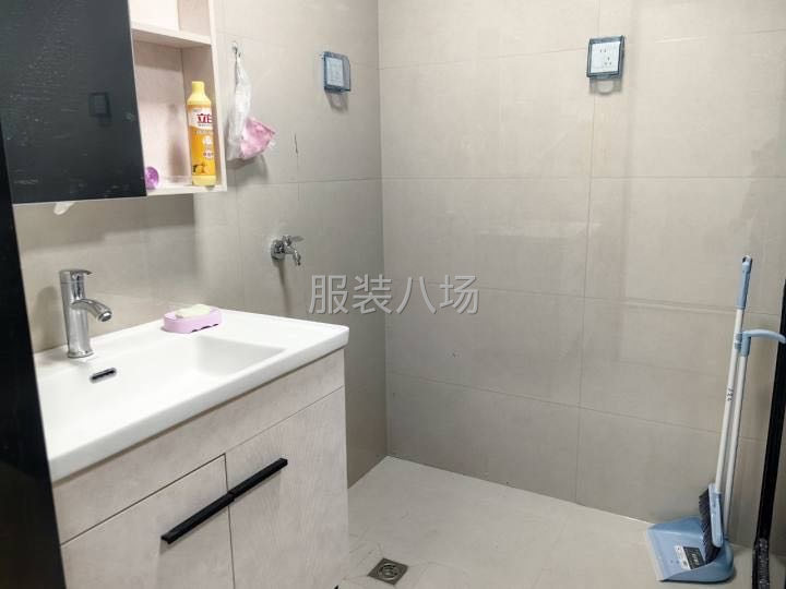 1. 使用平车机进行布料缝制工作，确保产品质量符合标准-第2张图片