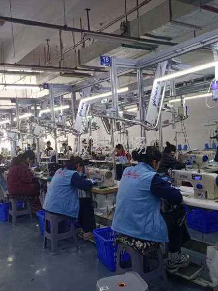 500人生产车间吊挂生产。全自动裁床-第4张图片