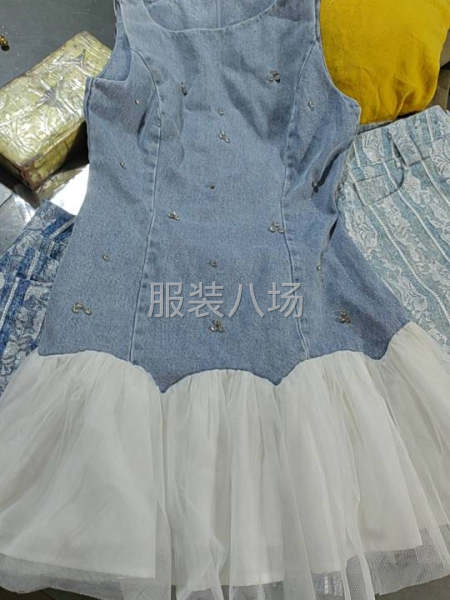 牛仔时装款，有洗水后拼梭织加工工艺，寻海珠区小作坊合作，可加-第2张图片