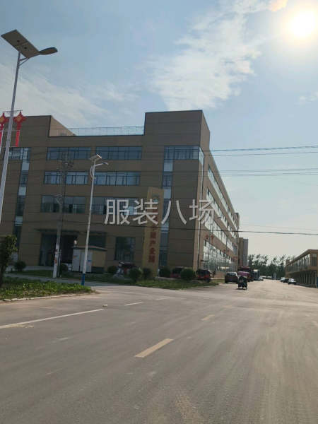 主营工作服，劳保服，夹克，棉袄，护工服等功能性梭织产品-第1张图片