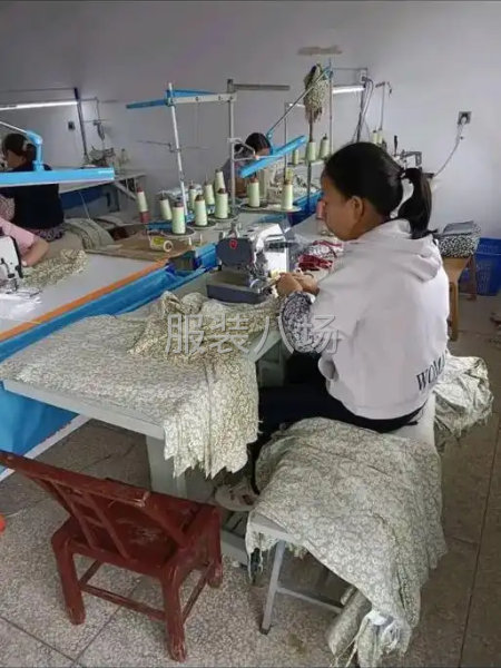 夫妻搭档，整件流水作业，高效制衣，品质可靠！-第1张图片