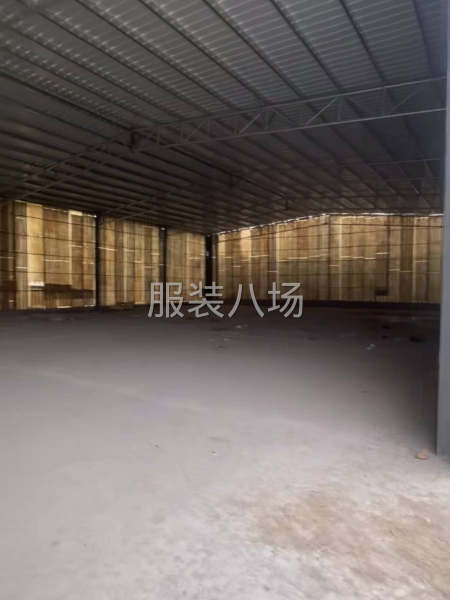 直主厂房出租
池尾多年山附近铁皮1100平 滴水6米-第3张图片