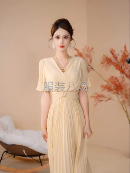单爆款直播电商 寻找长期合作半精品以上女装工厂-第1张图片
