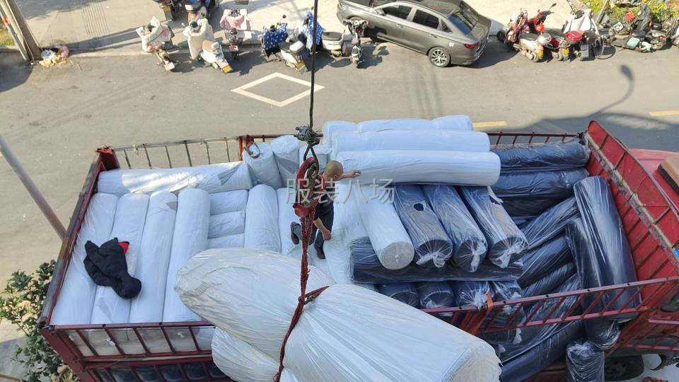 本厂专业加工针织布料，卫衣，卫裤，棒球服，工装裤。-第2张图片