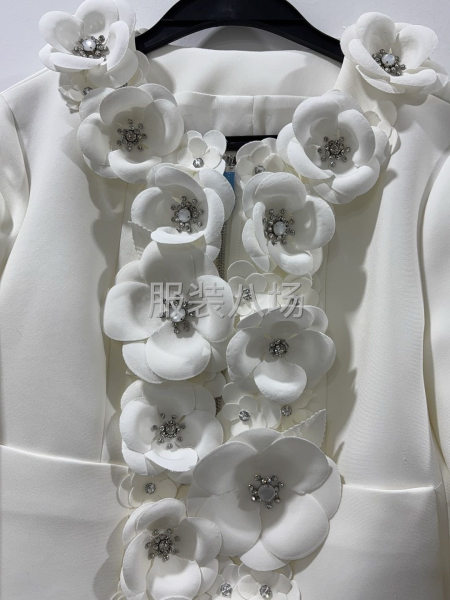 服装各种手工针线活-第1张图片
