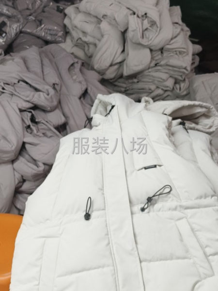 专业团队生产 棉服  羽绒服  派克 配有模板机可冲棉 冲绒-第1张图片