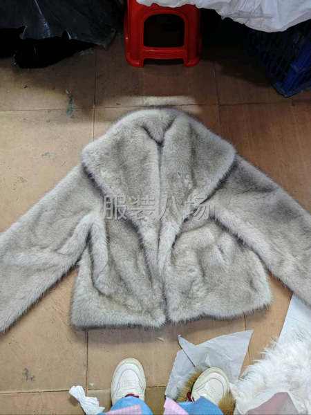 专业各种皮毛一体绒衣加工-第5张图片