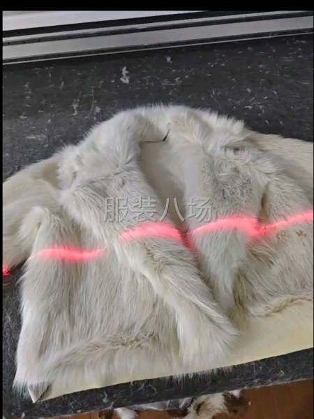 专业各种皮毛一体绒衣加工-第4张图片