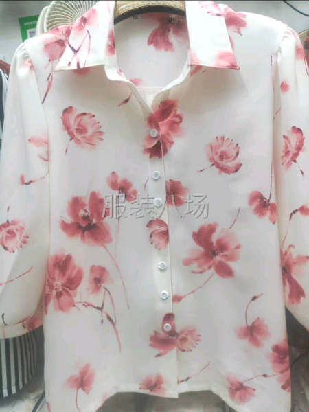 女装批发，量大从优-第2张图片