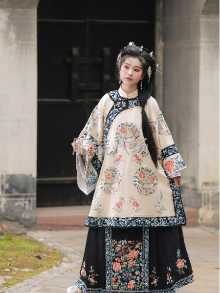 全刺绣清汉女特价清仓批发汉服-第3张图片