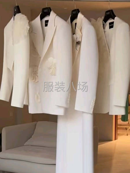 承接各種品類服裝頭板與小單-第1張圖片