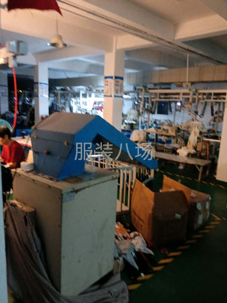 服装厂转让，设备齐全，吊挂流水线，车缝三四十台，裁剪后道齐全-第1张图片