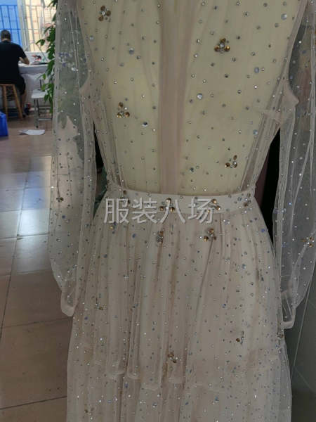 承接精品时装加工-第5张图片