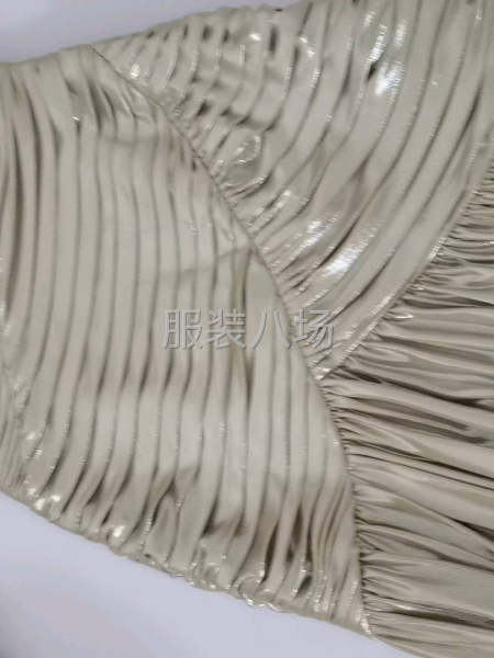 承接精品时装加工-第3张图片
