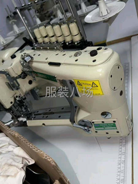 幾乎全新臺灣原裝星瑞四針六線拼縫機-第4張圖片