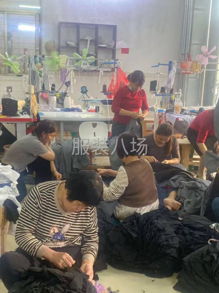 承接各种睡衣套装，圆领T恤，卫衣外套，裤子，连衣裙-第1张图片