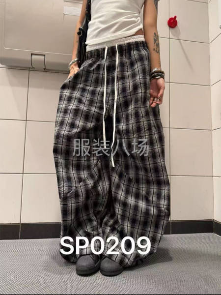 裤子临时工-第2张图片